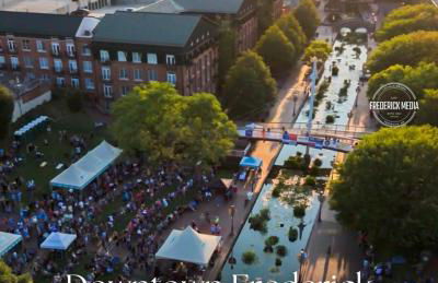 Charming 4BR with Private Patio and Historic Row Downtown - Foto 30