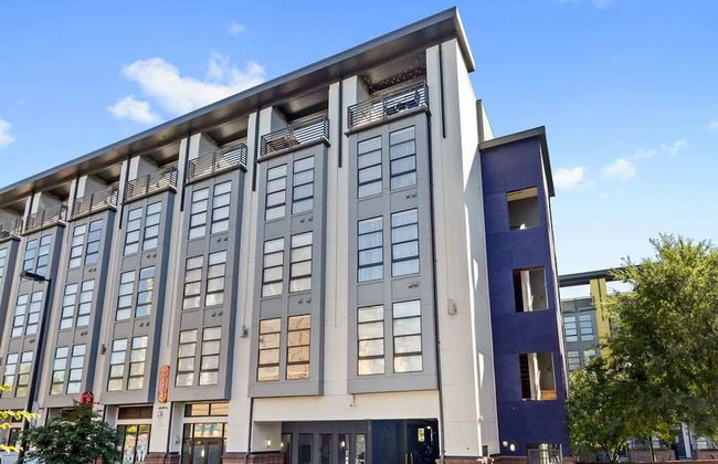 Spacious 2BD With Private Balcony and Free Parking 2 - Foto 26