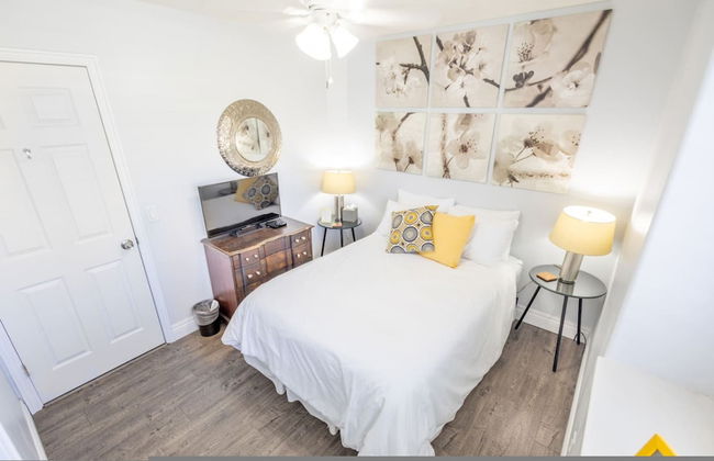 Farmington Gem 6BR Private Fenced Yard Sleeps 15 - Foto 76