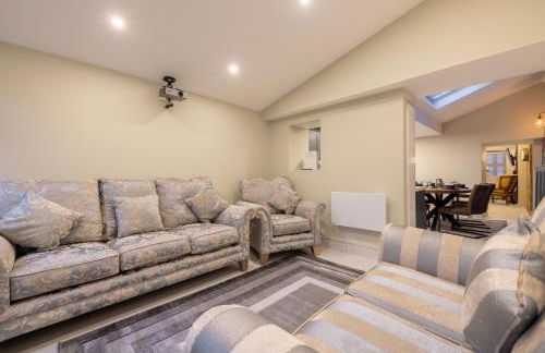 The Secret Garden, Donaghadee - The Hideaway - Stylish 5-Beds, and Lavish 3-Bedrooms - Guests 7 - Super Fast Speed Wi-FI - Foto 25