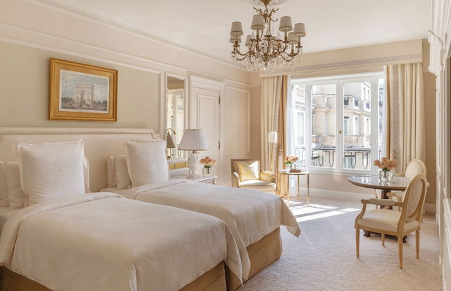 Four Seasons Hotel George V - Photo 30