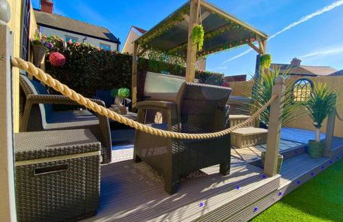 NEW…THE HOTTUB HOUSE BLACKPOOL PLEASURE BEACH - Photo 3