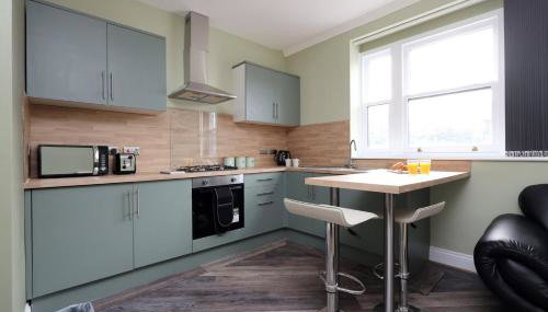 Modern Comfort 4 Bedrooms and Great Location - Foto 5