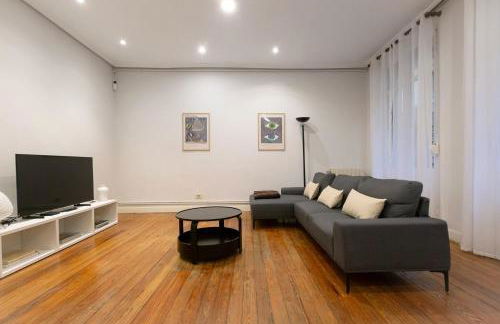 Amplio Apartamento en Casco Viejo - Corazón de Bilbao - Foto 8