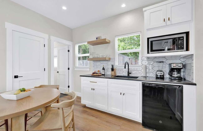 The Grove-c With Hot Tub - Walk to Main Street - Foto 7