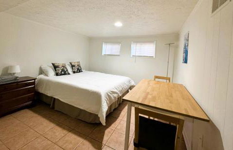 Entire 4 bedroom familyfriendly basement apartment, MetroWalk - Foto 37