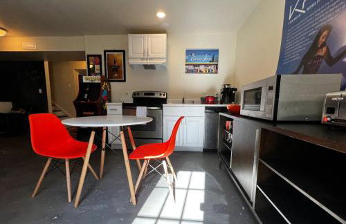 Space To Chill & Work in the Center of Everything - Foto 7