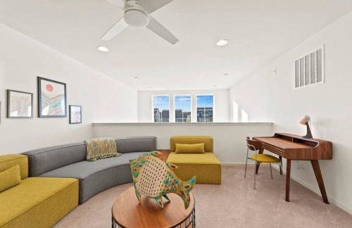 Modern Townhouse with Pool Gym & Tennis Near Beach - Foto 3