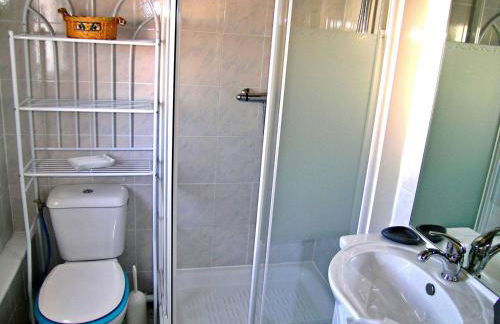 Maison confortable à 250m de la plage avec terrasse et parking - 7 couchages - FR-1-387-89 - Photo 3