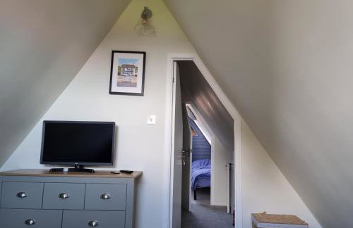 Chalet Brightstone Kingsdown Cliffs location with indoor pool, tennis court, mini-golf short walk to beach and 3 great local pubs - Foto 8