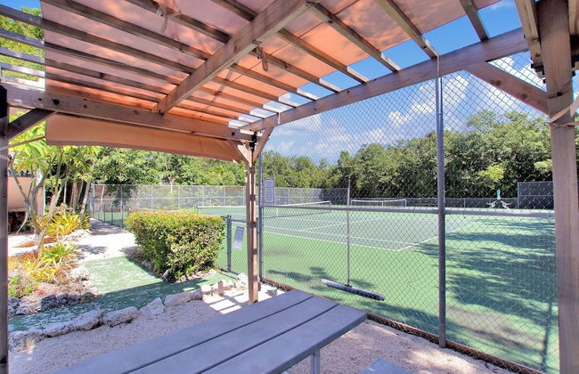 Bayfront Townhouse Located In The Lush Tropical Setting Of Rock Harbor Club. 2 Bedroom Condo by RedAwning - Foto 36