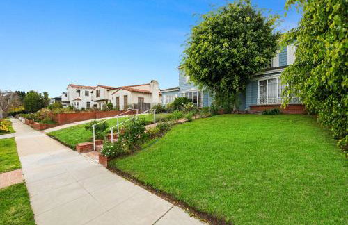 Spacious 5BR LA Villa with Pool Spa & Game Room - Foto 79