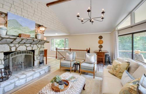 Stunning Dillard Home with Yard in Sky Valley! - Foto 6