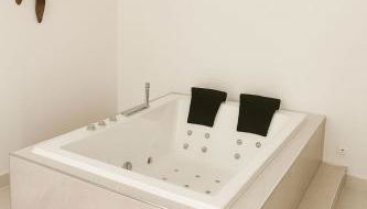 Suite Oléa & Private Jacuzzi - Foto 5