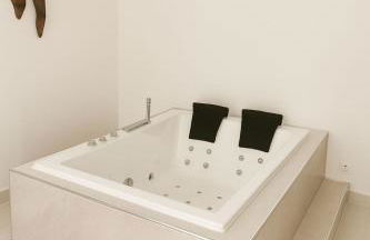 Suite Oléa & Private Jacuzzi - Foto 5