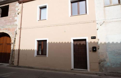 GuestHost - Comfy Two-Levels Apartment with Terrace! - Foto 29