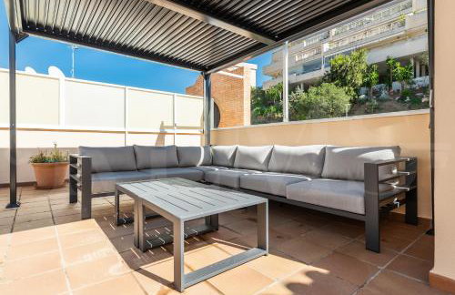 Seaside stay with large terrace, pool & parking REMS - Foto 23