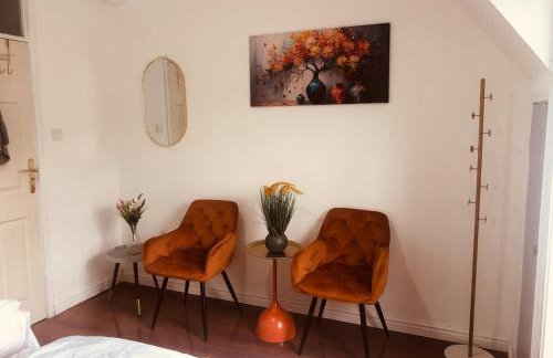 London Central 4 bed House with Garden - Photo 6