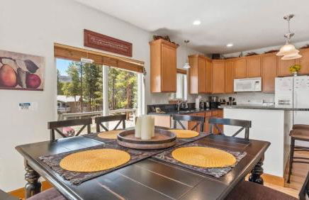 New Listing - Doc's Place - Beautiful Hot Tub Views - Foto 7