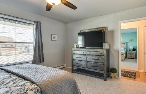 Bayfront Home with Boat Dock and Deck in Forked River - Foto 13