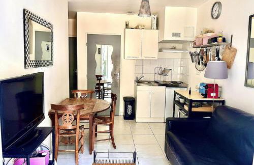 Two rooms and large terrace - Photo 18