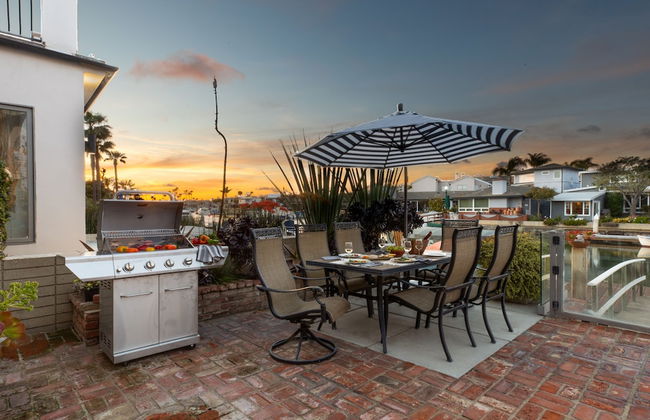 Bay Breeze by Avantstay Bayfront Home w/ Fire Pit & Private Dock in Balboa Peninsula - Foto 35