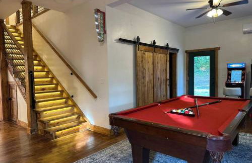 Secluded with Hot tub, Pool table, Arcade, Fishing andTheater Room - Photo 56