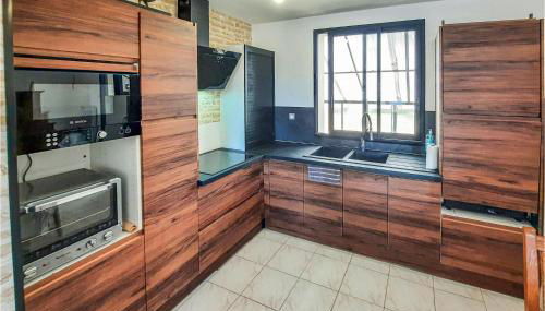 2 Bedroom Stunning Home In Bacilly - Foto 5