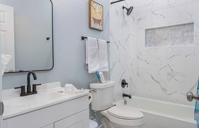 Comfort and Style 4br/3ba Near Riverwalk and Dtown - Foto 33