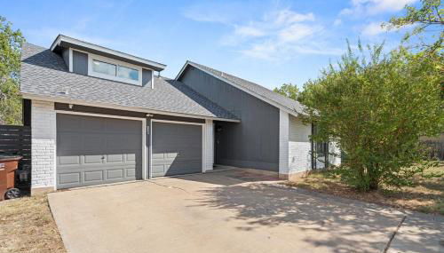 Spacious 4BR w Fenced Yard - Foto 5