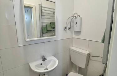 Neuwertiges Apartment mit schnellem WLAN, Glasfaser, Kostenlose Privatparkplatz auch für Transporter geeignet R24 - Foto 9