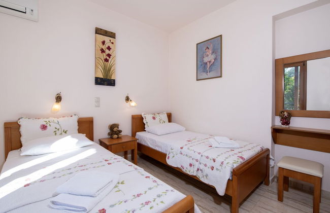 Modern Holiday Home in Sfakaki - Photo 5