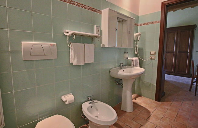 Cottage in Urbania With Pool & Terrace - Foto 14