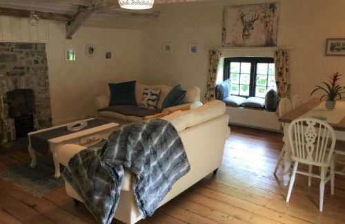 The Stable Loft, Llwynhelig Manor - Photo 5