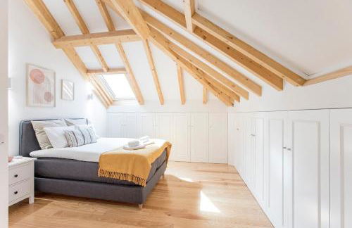 Bright 3BR Flat w/ AC in City Center by LovelyStay - Photo 16