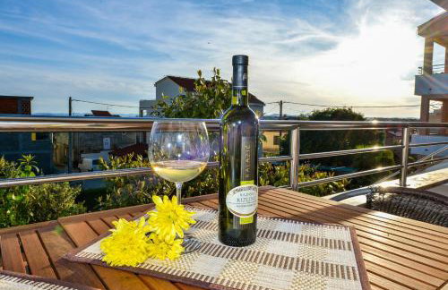 Villa Zdenka with heated pool - Photo 32