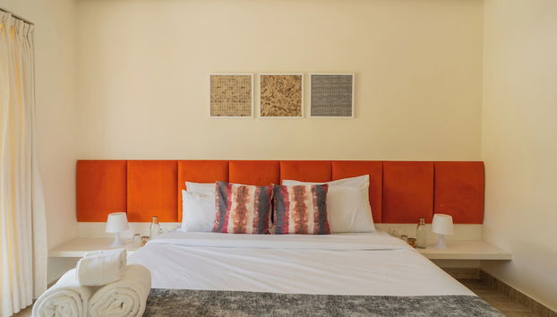 Alaya Stays Luxfort 4 BHK with Pvt Pool - Foto 2, Habitación