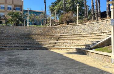 House -Sleeps 6-Garden-Fireplace - Photo 11