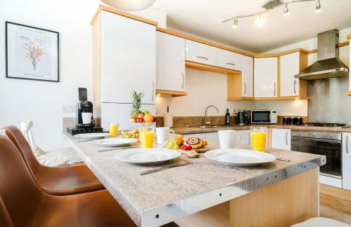 2BR Flat Near City Centre with Free Parking - Foto 8