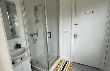 2 Bed Apartment Near Yeovil Hospital & Leonardo - Foto 13