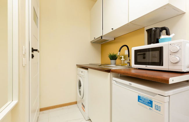 Studio Warsaw Miączyńska by Renters - Photo 3