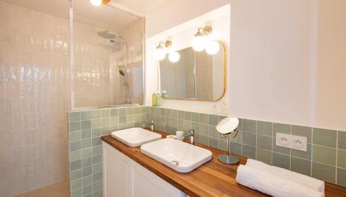 L'Envol - Eiffel Tower view, near metro - Photo 5, towels, Shower