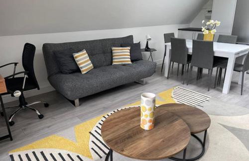 Orchid Lodge - Two Bed Generous Flat - Parking, Netflix, WIFI - Close to Blenheim Palace & Oxford - F4 - Photo 32