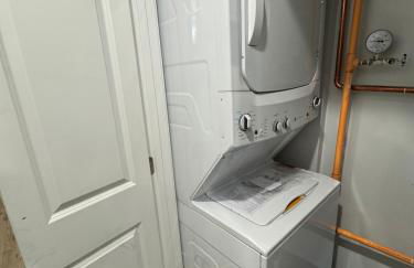 Stylish Cozy 2BR Apartment in DC - Photo 12