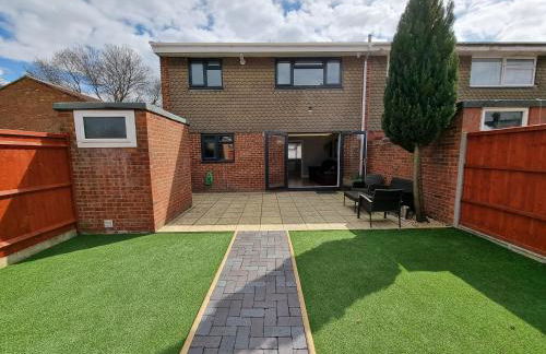 Crown Meadow - 4 Bedroom House - Heathrow - ExcellentStays - Photo 27