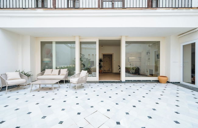 Luxurious Apartment with Patio and Pool - Foto 24