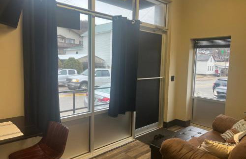 Dragonfly loft, hot tub, river views - Photo 27