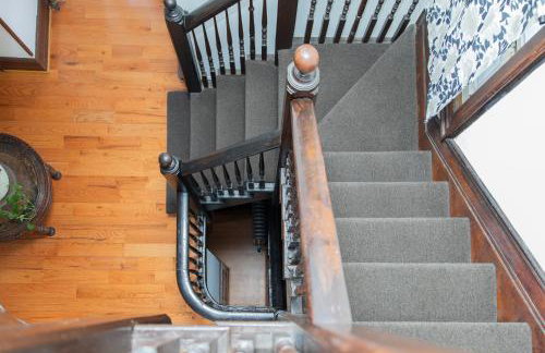 The Gem-3 Bedrooms! King, Full & Twin Beds, Sauna with Free Parking plus more - Foto 41