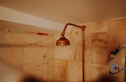 Unique Boathouse, detached free parking x4 cars - Foto 25