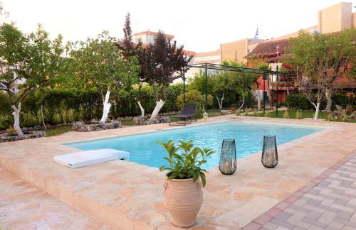 The Red House in Dassia - Foto 17